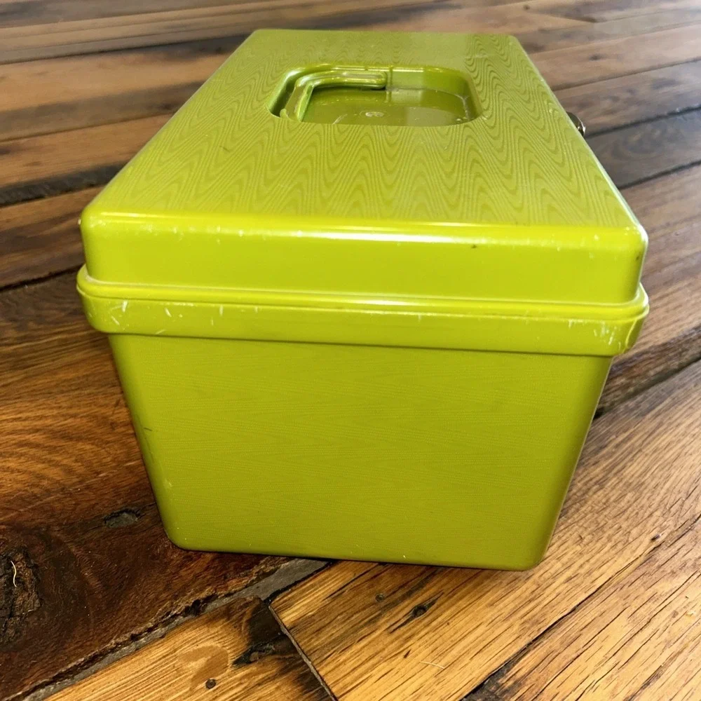Vintage 70s Wilson Wil-hold Sewing Box Avocado Green W/ Button & Accessory Tray